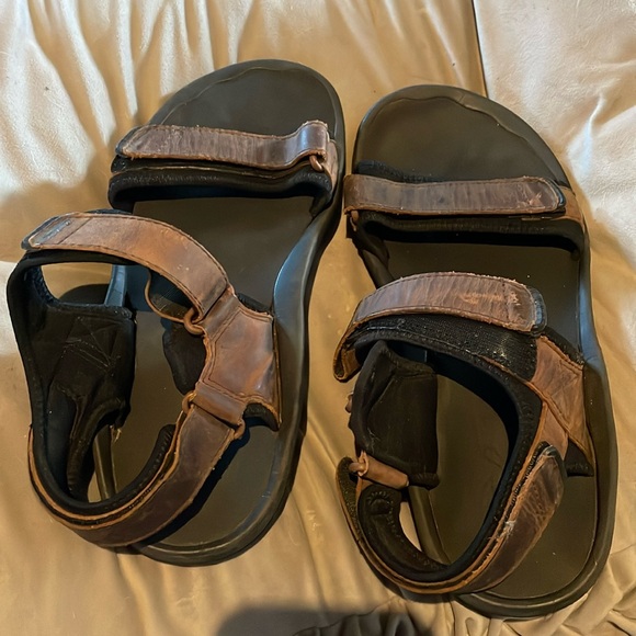 Olukai Sandals. Mens Size 11. Brown - Picture 2 of 7